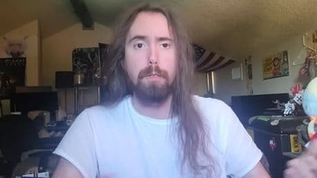 Asmongold siembra la duda sobre su futuro en el 'streaming' por el estado de salud de su padre