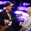 Ohrwurm „Baby Shark“: Otto als Oma, Opa und Baby in Video mit Helene Fischer