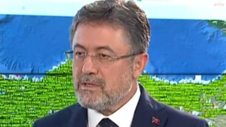 Bakan Yumaklı yangın söndürme çalışmalarını savundu: Gece görüşlü uçak kullanacak ortam ya da gerekçemiz olmadı