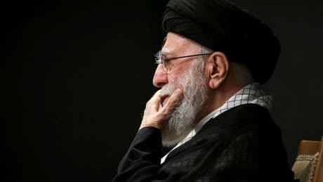 Iran: Der Ayatollah verlässt den Bunker und verkündet den „Sieg“