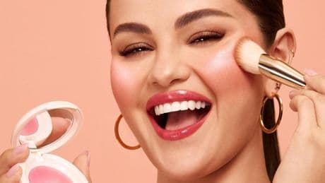 Patricia Carretero, maquilladora: “Aplicar mucho colorete puede sumarte años. Lo que en el baño parece sutil, bajo la luz del sol puede ser un boom de color”