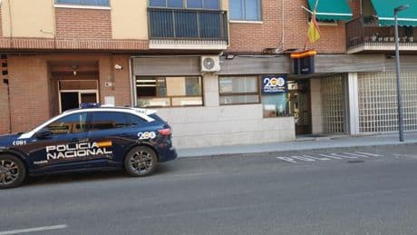 Una pelea con un cuchillo y un disco de freno termina con dos hombres detenidos en Medina del Campo
