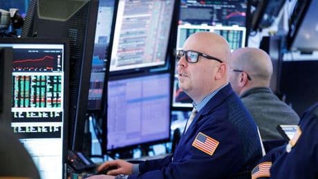 Wall Street ignora la destitución de la gobernadora de la Reserva Federal y abre plano