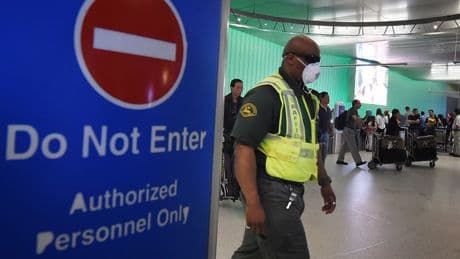 "Nous ne voulons pas d'eux": l'interdiction de voyager aux Etats-Unis risque de s'élargir à 36 nouveaux pays