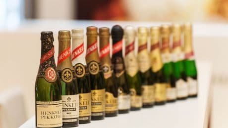 Schaumwein-Jubiläum: Elegant und praktisch – Piccolo gefällt seit Generationen