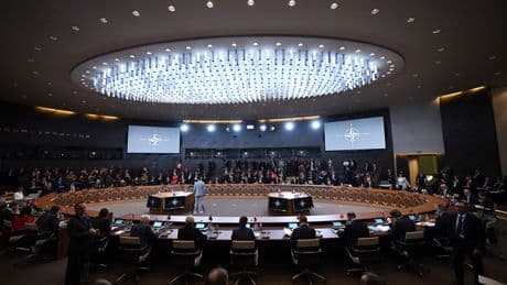 NATO en büyük silahlanma programında anlaştı