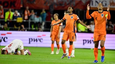 Frustraties bij Nederlands elftal na uitglijder in WK-kwalificatie, maar ook respect voor treffer Polen: ’Het was een wondergoal’