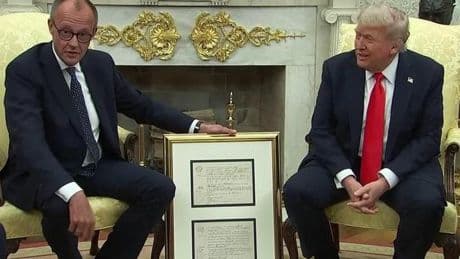 Trump'a dedesinin doğum belgesini verdi: Merz Oval Ofis'e hazırlıklı mı geldi?