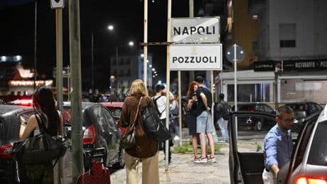 Un nuevo terremoto de magnitud 4,6 sacude Nápoles y obliga a cerrar el metro y el tren