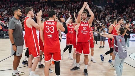 12 Dev Adam, EuroBasket öncesi son hazırlık maçında Karadağ'ı devirdi