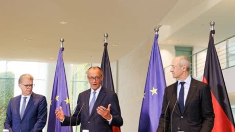 Kanzleramt | Investitionsgipfel: Der Gipfel des Bösen