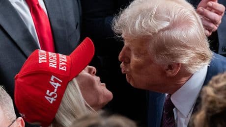 Marjorie Taylor Greene: Vorwurf Insiderhandel: Trump-Vertraute kauft Aktien rechtzeitig vor Zoll-Wende