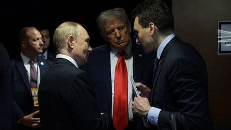 Rus basınından çarpıcı Trump-Putin iddiası: 'Perde arkasında anlaşma'