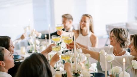 Opulente Hochzeiten: Studie zeigt: Ein Viertel der Hochzeitsgäste sagt wegen zu hoher Kosten ab