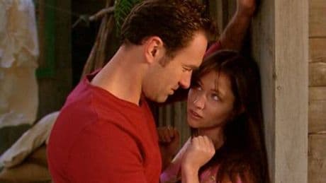 Julian McMahon e Shannen Doherty, il triste destino dei protagonisti di “Streghe”: entrambi scomparsi a causa di un tumore