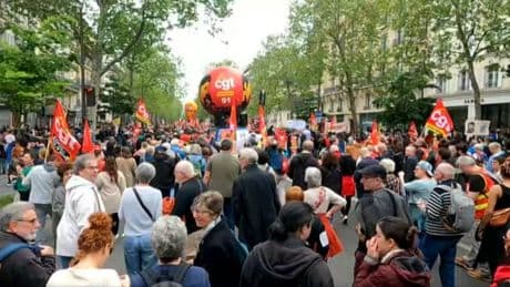 INFO BFMTV. Manifestations du 1er mai: 100.000 à 150.000 participants attendus dans toute la France