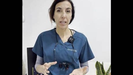 Ane Gastesi, odontóloga: "Muchas bacterias y residuos se acumulan en la superficie de la lengua"