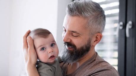 Kinder und graue Haare   - Lassen uns Kinder schneller altern?