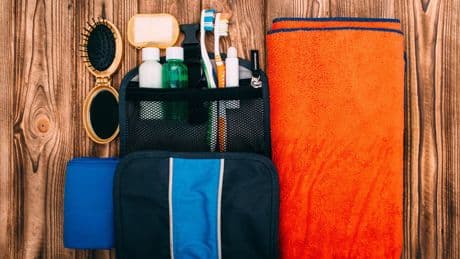 Ich packe meinen Kulturbeutel: Reisezahnbürste & Co: Platzsparende Hygieneartikel für den Urlaub