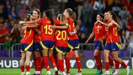 ¿Va España con la selección femenina de fútbol?: cómo el beso de Rubiales polarizó a la sociedad en torno a La Roja