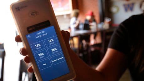 Quebec businesses can no longer ask for tips on taxes