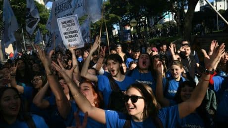 Zehntausende demonstrieren für verurteilte argentinische Ex-Präsidentin Kirchner