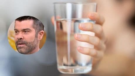 Luis Alberto Zamora, nutricionista, sobre la necesidad de beber agua: “Siempre que te sientes en la mesa tienes que tener un vaso de agua enfrente”