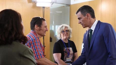 Las víctimas de la dana arrancan en una larga reunión más compromisos de Sánchez