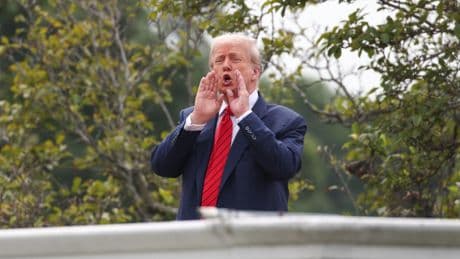 Trump amenaza a la UE con aranceles del 35% si no invierte 600.000 millones en Estados Unidos