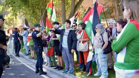 Detenidos dos manifestantes por saltar al recorrido de la Vuelta en Valladolid