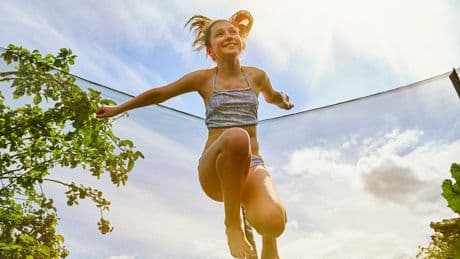 Nachbarn vor Gericht - Wie hoch darf ich auf meinem Trampolin springen?