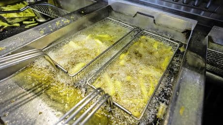 ’Vertrouwde’ snackbarhouder Pierre de J. verdacht van misbruik jongeren, mogelijke productie kinderporno