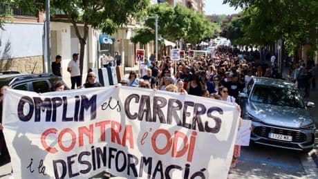 Más de 300 personas se manifiestan en Piera en defensa de la convivencia y contra los “discursos de odio”