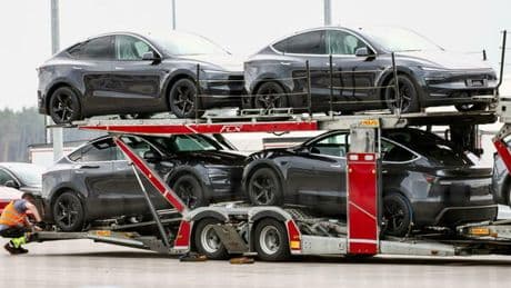 Tesla fa retromarcia: -13,4% le vendite in 4 mesi. Una elettrica su 5 nel mondo è Byd