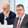 Ukraine-Krieg: Platzecks Russland-Reisen: SPD-Politiker für Transparenz