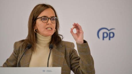 El PP acusa a Sánchez de estar más pendiente de los "wasaps" de Ábalos que de gestionar "de manera adecuada" el Gobierno