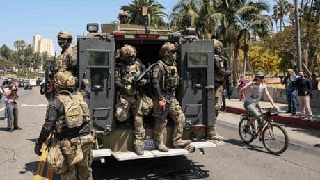 Des agents fédéraux font une nouvelle démonstration de force antimigrants à Los Angeles