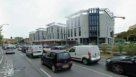 Incendio in un hotel a Firenze, 500 persone evacuate: ?forno a microonde in una stanza prende fuoco