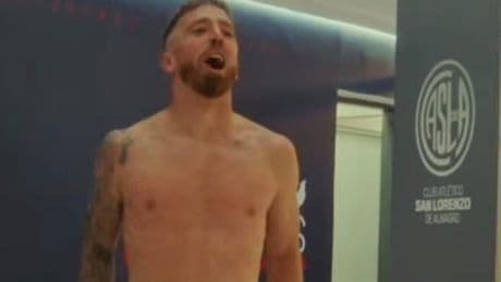 Muniain celebra exultante el agónico pase de San Lorenzo a los cuartos de final del Torneo Apertura