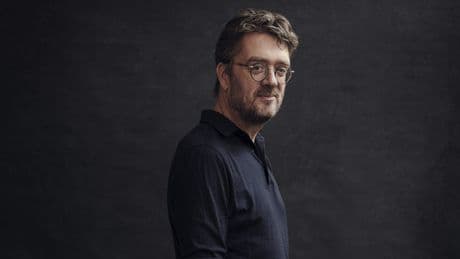Oud-chef van Playboy Jan Heemskerk (62) over zijn ziekte: ’Er is geen enkele plek waar Parkinson niet toeslaat, dus ook in bed’