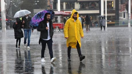 Meteoroloji uyardı: Doğu Karadeniz'de gök gürültülü sağanak bekleniyor
