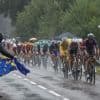 Tot 62 procent kans op regen in Parijs: peloton lijkt niet gespaard te blijven van buien in slotetappe