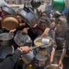 Israël kondigt hervatting aan van hulpdroppings boven Gaza - “Zestien Palestijnen die wachtten op humanitaire hulp doodgeschoten”