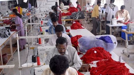« Des milliers d’emplois menacés » : privée du marché américain, la capitale indienne du textile mise sur l’UE