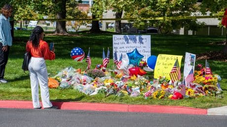 L'assassinat de Charlie Kirk déclenche une prise de conscience sur les campus américains