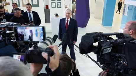 Trump asegura tras hablar con Putin y Zelenski que Rusia y Ucrania van a abrir negociaciones para acabar con la guerra