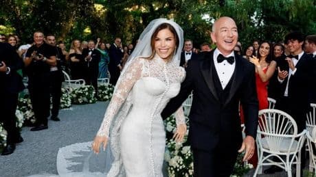 Jeff Bezos e Lauren Sánchez, l’ultima notte a Venezia: Lady Gaga, l’Arsenale e la festa (quasi) spaziale