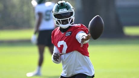 Tyrod Taylor undergoes knee surgery to complicate Jets’ QB situation