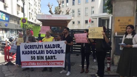 İzmir'de ataması yapılmayan öğretmenlerden atama tepkisi: Adalet istiyoruz