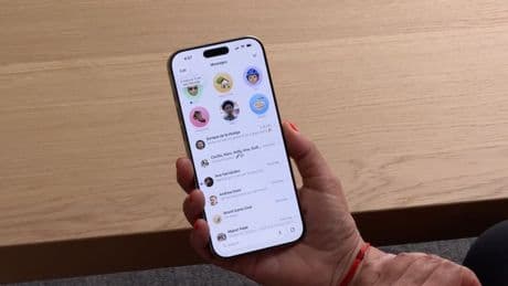 Traduction en direct, filtrage des appels, recherche… On a testé les nouvelles fonctions IA d’iOS 26